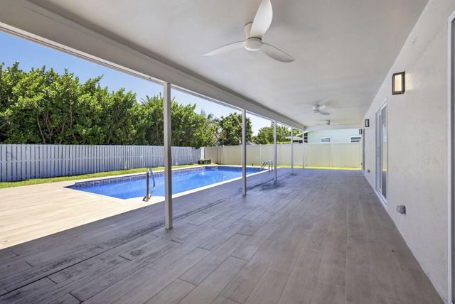 12890 Guilford Circle, Wellington, FL 33414