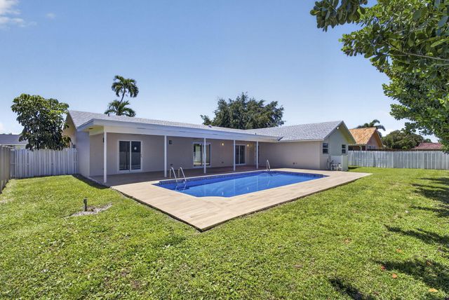 12890 Guilford Circle, Wellington, FL 33414