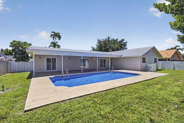 12890 Guilford Circle, Wellington, FL 33414