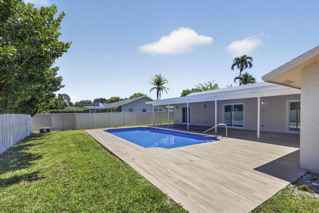 12890 Guilford Circle, Wellington, FL 33414