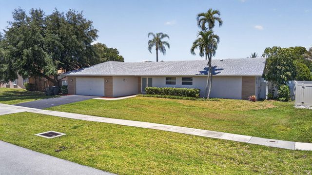 12890 Guilford Circle, Wellington, FL 33414