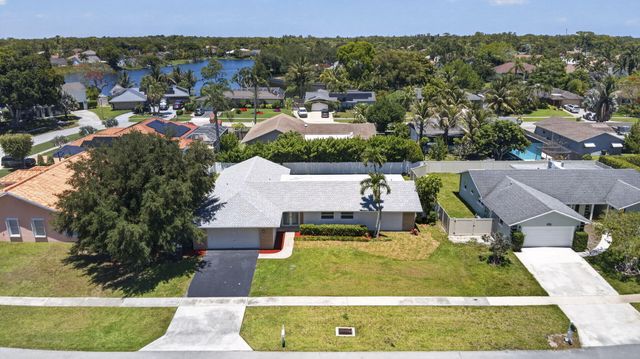 12890 Guilford Circle, Wellington, FL 33414