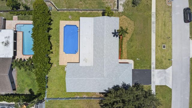 12890 Guilford Circle, Wellington, FL 33414