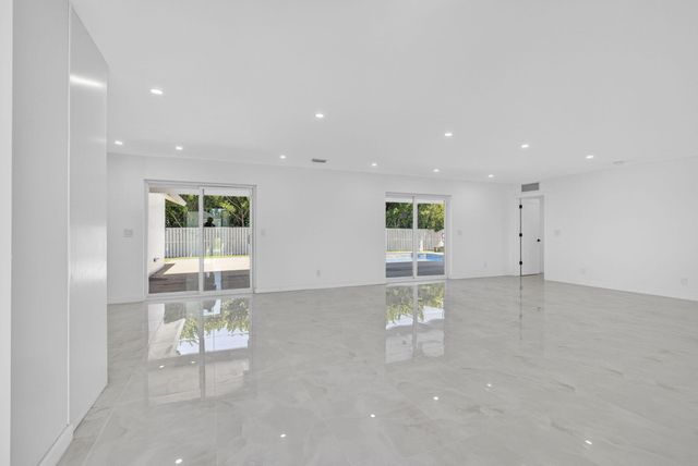 12890 Guilford Circle, Wellington, FL 33414