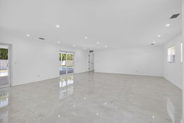 12890 Guilford Circle, Wellington, FL 33414