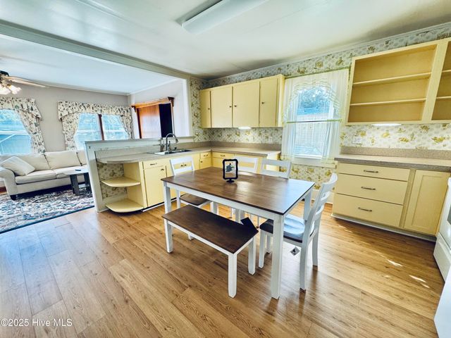 138 Victoria Drive, Wilmington, NC 28401