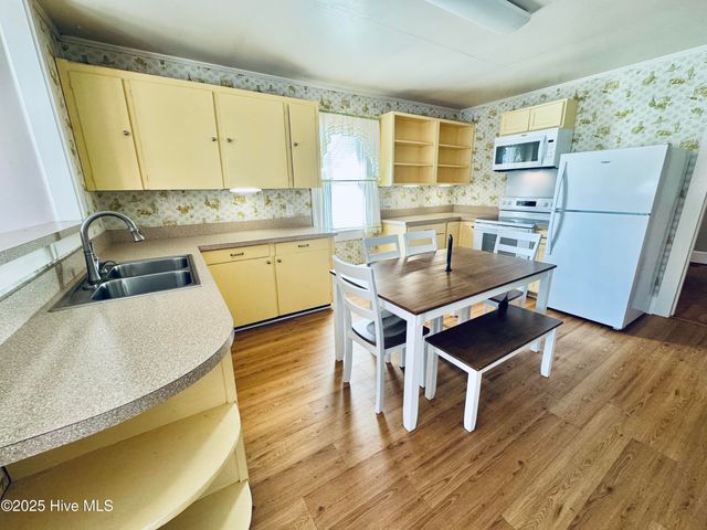 138 Victoria Drive, Wilmington, NC 28401