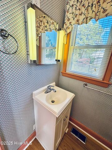 138 Victoria Drive, Wilmington, NC 28401