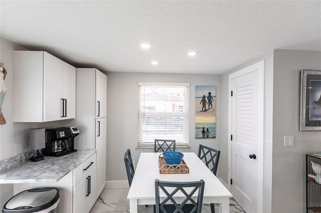 6154 MIDNIGHT PASS ROAD C16, Sarasota, FL 34242