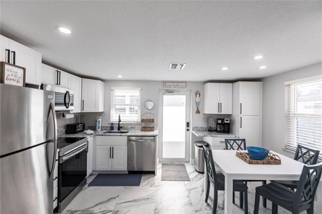 6154 MIDNIGHT PASS ROAD C16, Sarasota, FL 34242