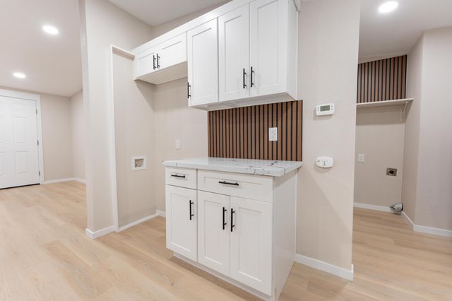 975 N H Street 22, Tulare, CA 93274