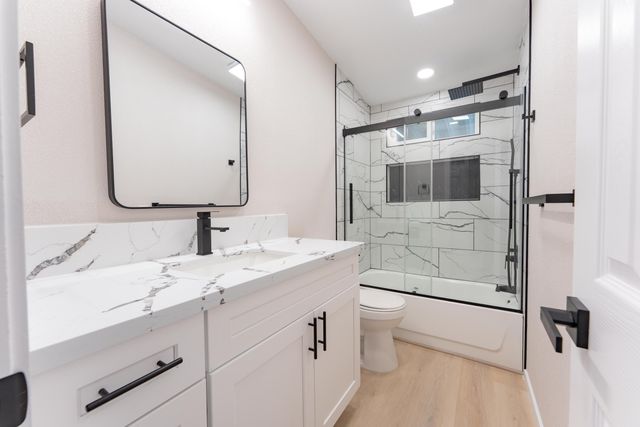 975 N H Street 22, Tulare, CA 93274