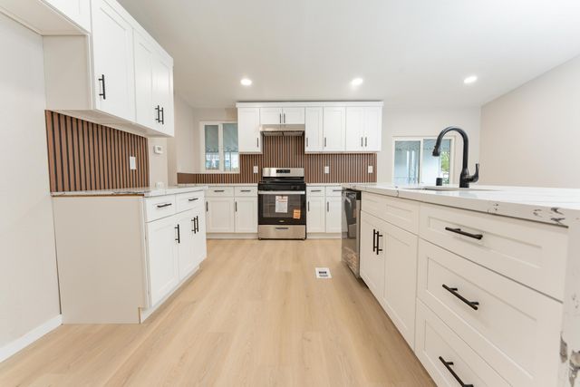 975 N H Street 22, Tulare, CA 93274