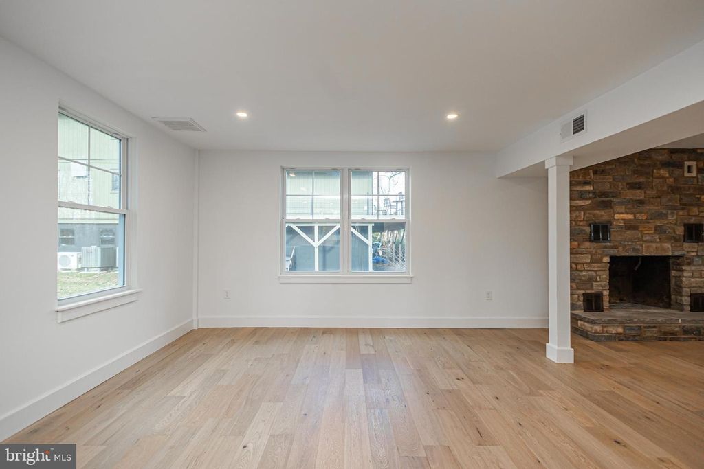 Image 11 of property listing at 1434 RIVER RD, Upper Black Eddy, PA 18972