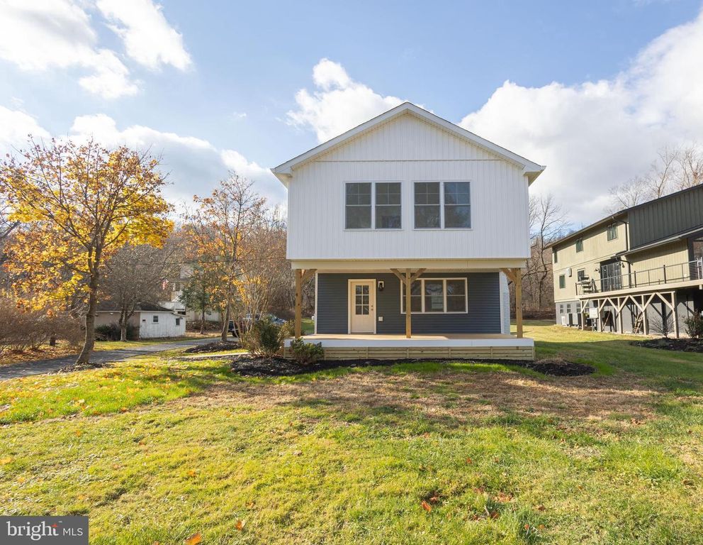 Image 2 of property listing at 1434 RIVER RD, Upper Black Eddy, PA 18972