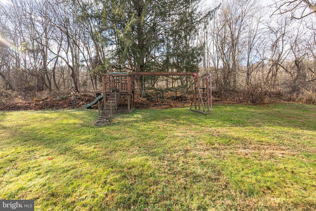 Image 29 of property listing at 1434 RIVER RD, Upper Black Eddy, PA 18972