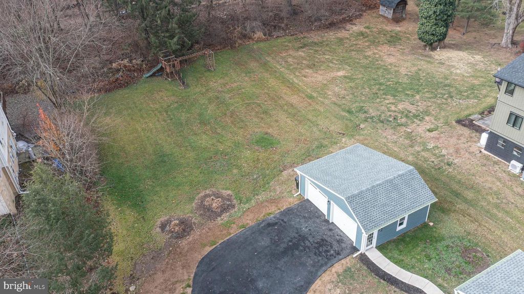 Image 32 of property listing at 1434 RIVER RD, Upper Black Eddy, PA 18972