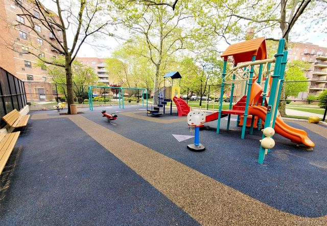 89-35 155th Ave 5D, Howard Beach, NY 11414