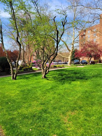 89-35 155th Ave 5D, Howard Beach, NY 11414