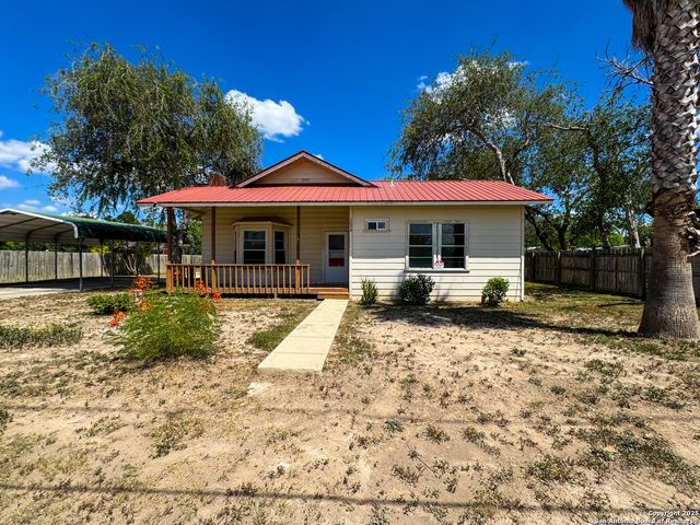 102 N Fort, Brackettville, TX 78832