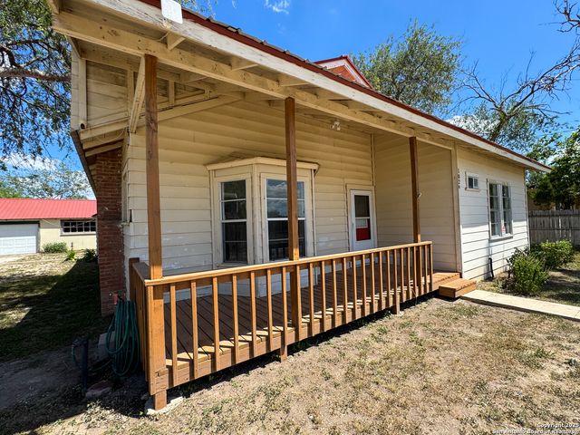 102 N Fort, Brackettville, TX 78832