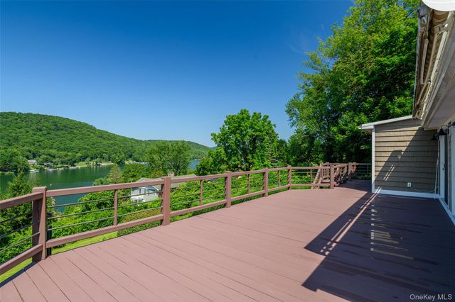36 Sunset New Fairfield, New Fairfield, NY 06812