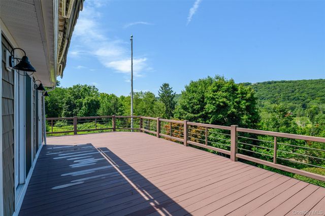 36 Sunset New Fairfield, New Fairfield, NY 06812