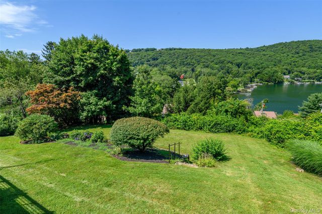 36 Sunset New Fairfield, New Fairfield, NY 06812