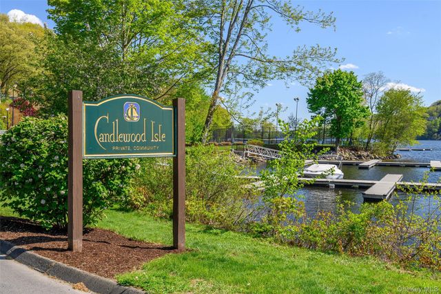 36 Sunset New Fairfield, New Fairfield, NY 06812