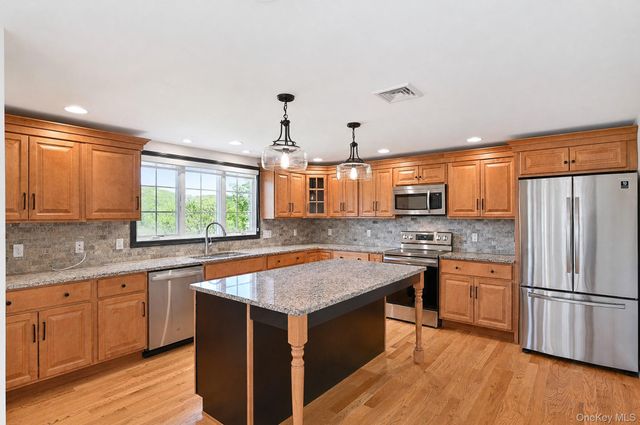 36 Sunset New Fairfield, New Fairfield, NY 06812