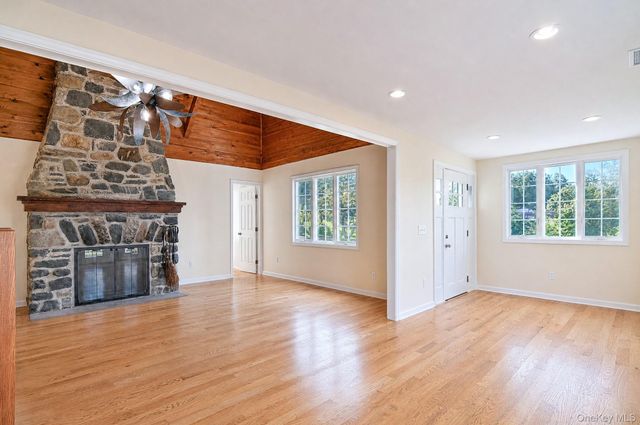 36 Sunset New Fairfield, New Fairfield, NY 06812