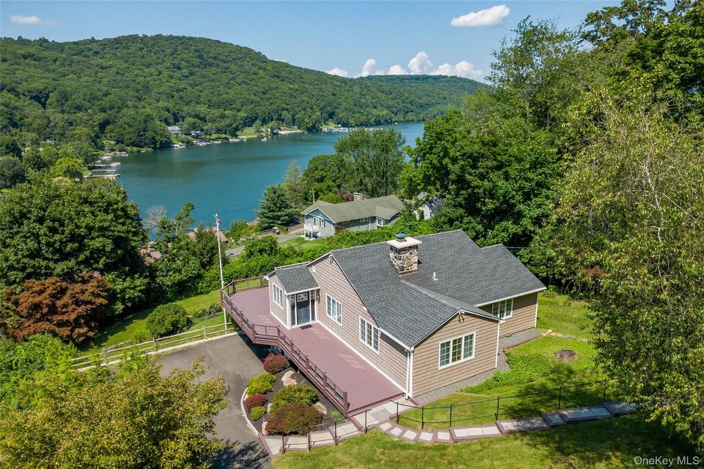 36 Sunset New Fairfield, New Fairfield, NY 06812