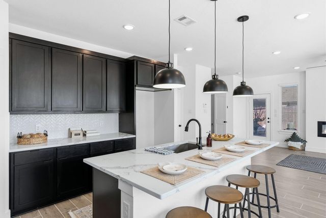 10059 Nectar Path, Iowa Colony, TX 77583