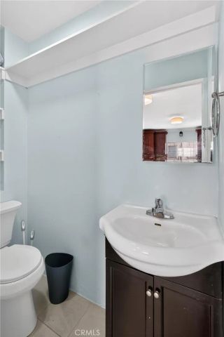 4533 Saturn, Los Angeles, CA 90019