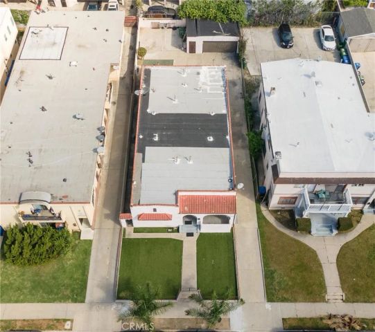 4533 Saturn, Los Angeles, CA 90019