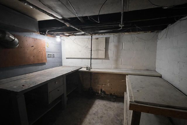 6220 W Burnham STREET, West Allis, WI 53219