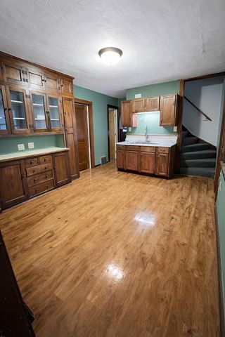 6220 W Burnham STREET, West Allis, WI 53219