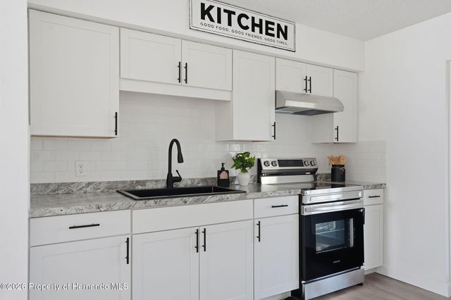 2076 Landover Boulevard, Spring Hill, FL 34608