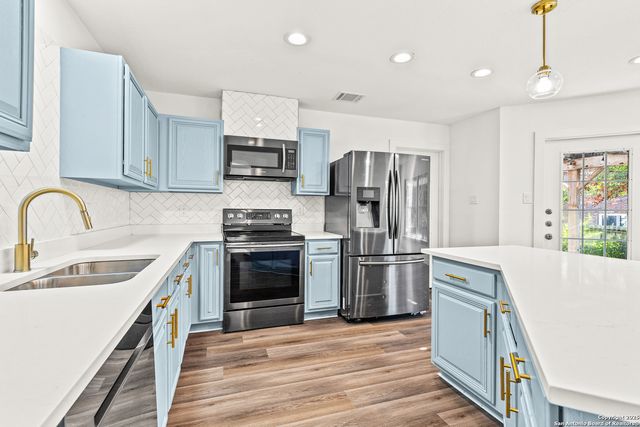 1687 Fir Circle, Schertz, TX 78154