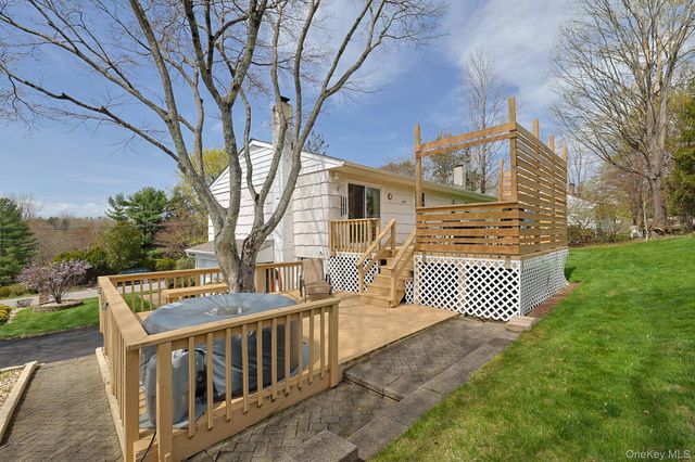 36 Parkway Drive, Yorktown Heights, NY 10598