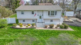 36 Parkway Drive, Yorktown Heights, NY 10598