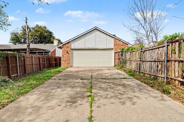 1722 Uvalde Street, Mesquite, TX 75150