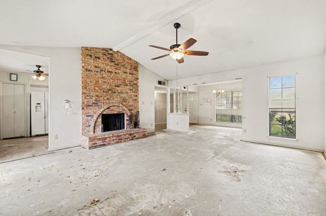 1722 Uvalde Street, Mesquite, TX 75150