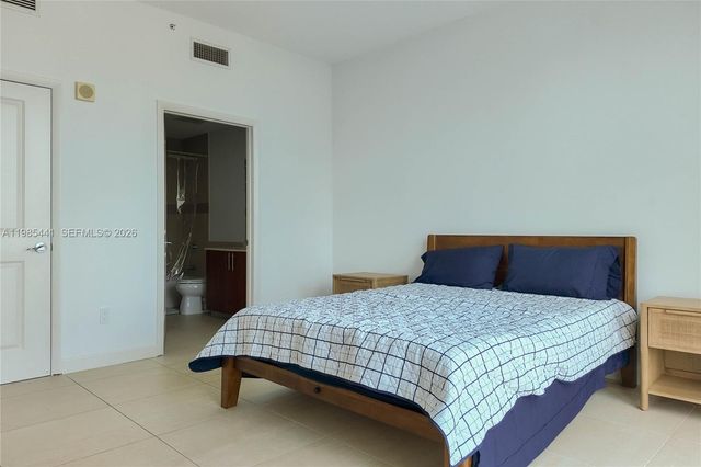 1945 S Ocean Dr 1114, Hallandale Beach, FL 33009