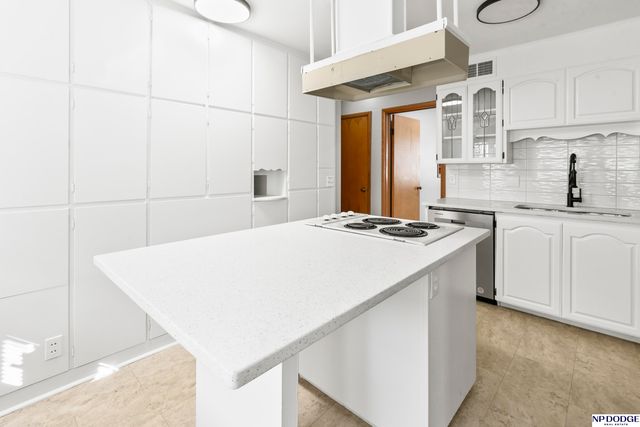 6548 N 34 Street, Omaha, NE 68112