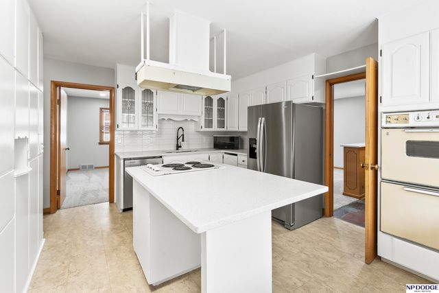 6548 N 34 Street, Omaha, NE 68112