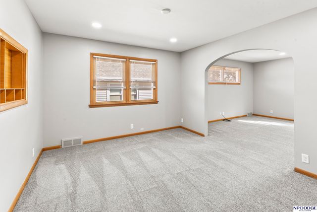 6548 N 34 Street, Omaha, NE 68112