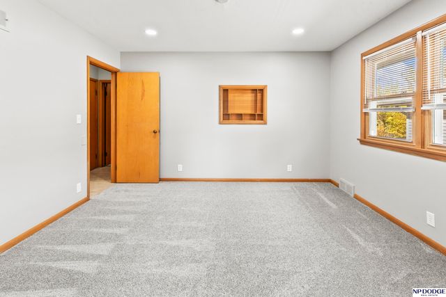 6548 N 34 Street, Omaha, NE 68112