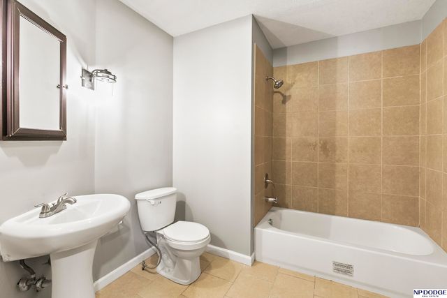 6548 N 34 Street, Omaha, NE 68112