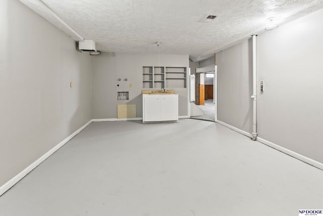 6548 N 34 Street, Omaha, NE 68112